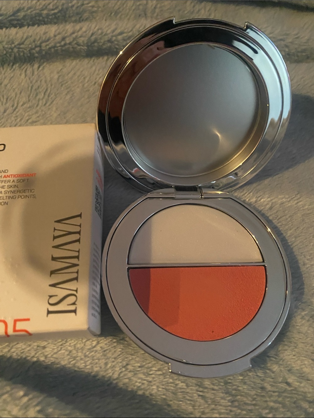 Dual-Tone Blush Compact in Cream & Coral